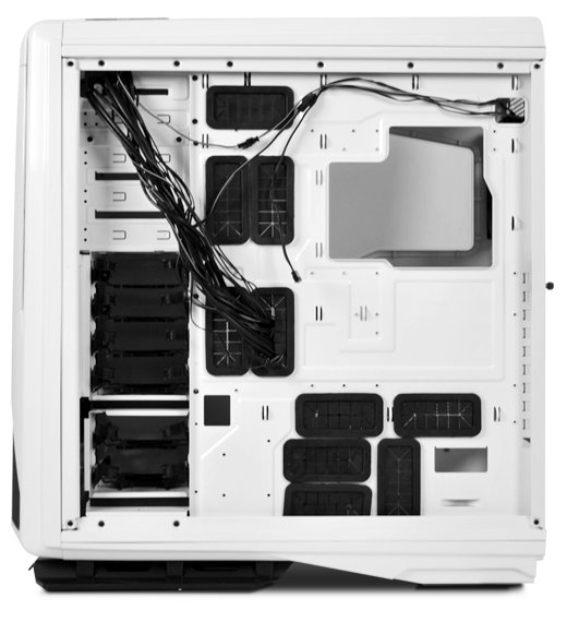NZXT Phantom 820 white cable management