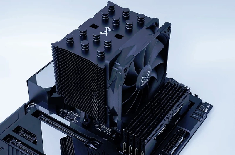 Scythe Mugen 5 Black on motherboard