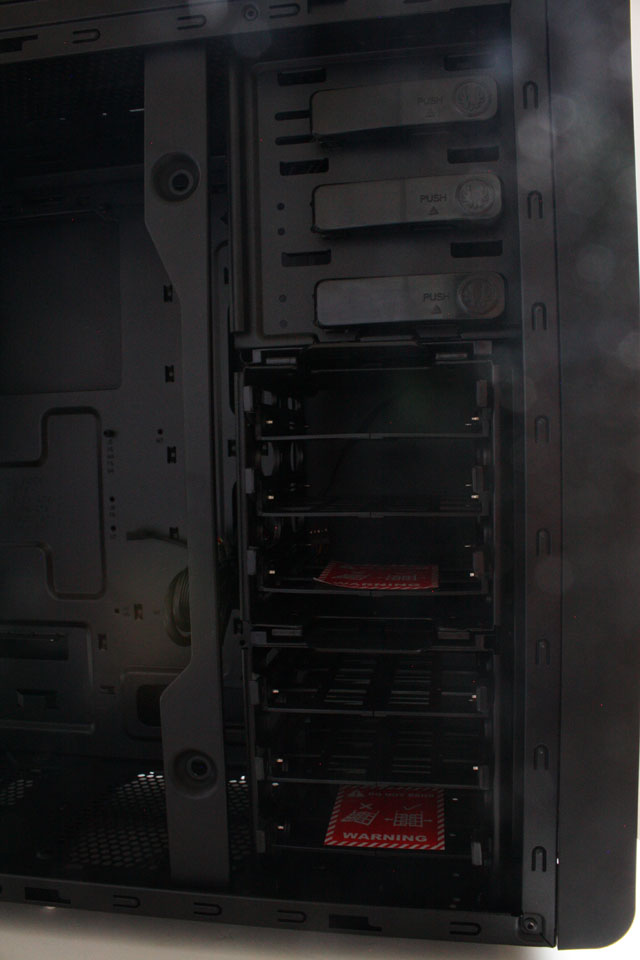 BitFenix Ronin bays