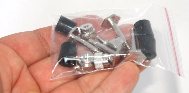 NM-I3 bag of screws