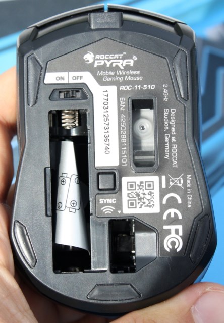 Roccat 

Pyra battery compartment