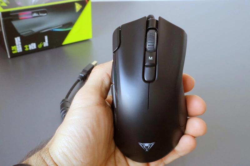 Viper V551  mouse front