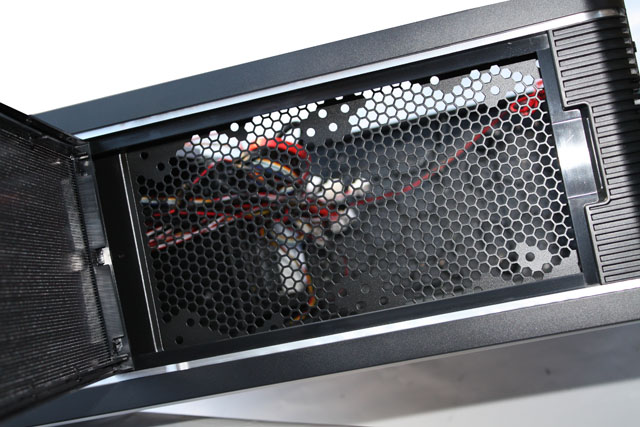Xigmatek Pantheon top panel removed