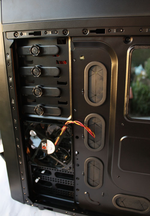 Xigmatek Pantheon right side HDD area closeup