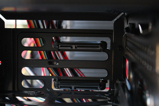 Xigmatek Pantheon hot swap HDD tray